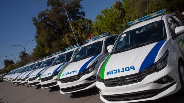 Los 40 autos y las 30 motos serán distribuidas en diversos puntos de la Provincia. Foto: Pablo Leguizamon