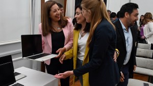 Ñorquinco y ocho Comisiones de Fomento recibieron equipamiento tecnológico