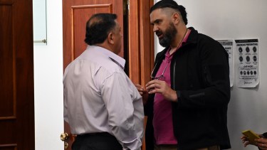 Los acusados Carlos Grasso, que se desempeñaba como Director de Capacitación;  y Oscar Szymansky, como Jefe de la Dirección de Capacitación y Perfeccionamiento. Foto : Marcelo Ochoa