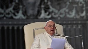 Papa Francisco rezó el Ángelus desde su residencia: hay preocupación por su estado de salud