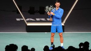 Djokovic venció a Dimitrov en la final del Masters de París y quedó a 3 títulos de los 100