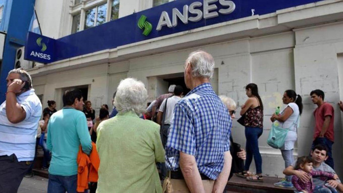 El Gobierno pagará un bono de 55.000 para jubilados en enero y febrero