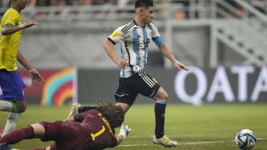 Claudio Echeverri, autor de los tres goles para Argentina. (AP Photo/Achmad Ibrahim)