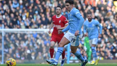 Con Julián Álvarez y Mac Allister de titular, el City y  Liverpool empataron 1-1 en la Premier