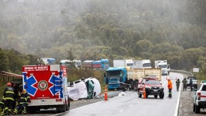 Excursión trágica: la hipótesis preliminar apunta a que el camión invadió posiblemente el carril contrario