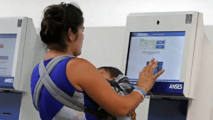 Las asignaciones que recibirán un aumento en diciembre 2023 por la suba anunciada por Anses