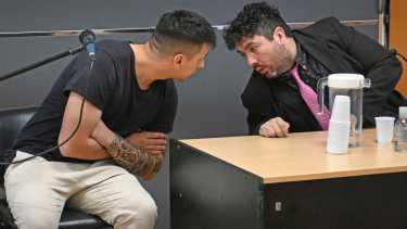 David Contreras junto a su defensor Rubén Antiguala (Foto: Florencia Salto)