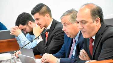 Tres fiscales de Cipolletti, de izquierda a derecha: Juan Pablo Escalada (adjunto), Martin Pezzetta (titular) y Santiago Marquez Gauna (jefe). 