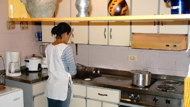 Las empleadas domésticas deben percibir un aumento durante diciembre.-