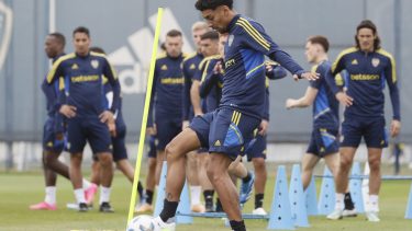 Cristian Medina es clave en el medio de Boca para recibir a Newell's. 