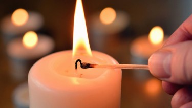 En este día, se ora y se pide por el alma de quienes ya fallecieron.-