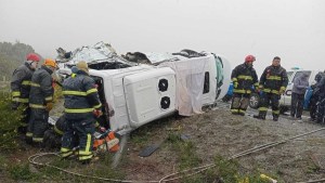 Los cuerpos de las víctimas del choque en la Ruta 40 permanecen en la morgue de Bariloche
