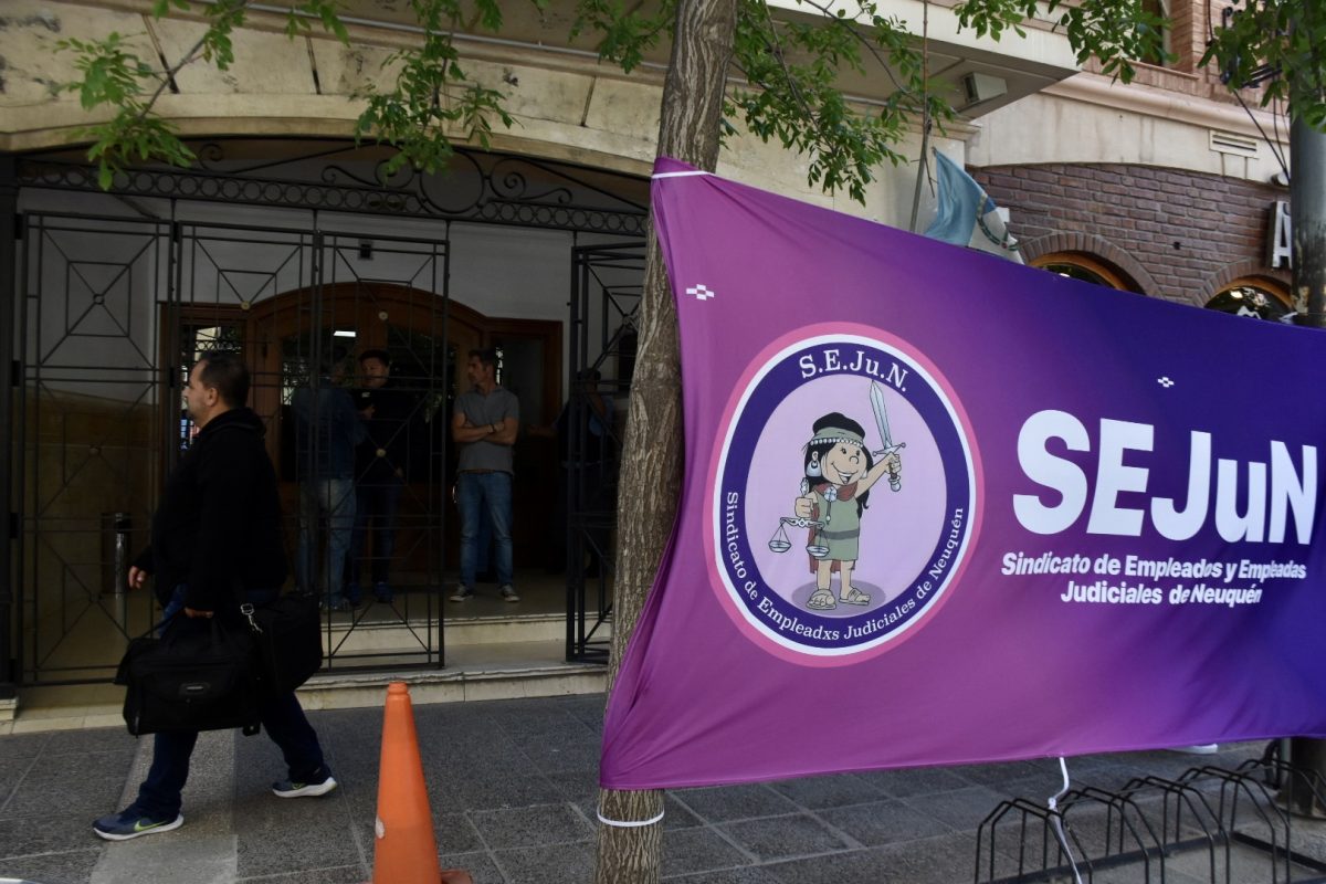 Trabajadores judiciales protestarán en el centro de Neuquén. Foto: Matías Subat.