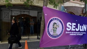 Corte en el centro de Neuquén: Judiciales reclamaron por el convenio colectivo de trabajo