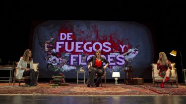 En escena. Etcheves, Freijo y Canale hablan, conversan y discuten sobre un tema que les apasiona: las mujeres en la historia.