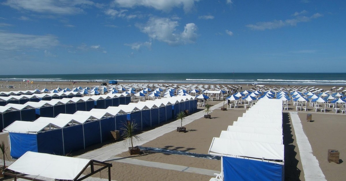 how much does it cost to rent tents and umbrellas on the Atlantic Coast