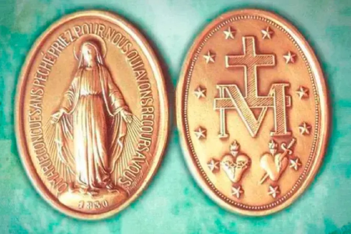 Qué significa cada uno de los símbolos de la Medalla Milagrosa Diario