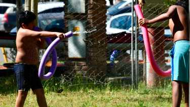 El calor azotó con fuerza estos días en el norte de la Patagonia. Foto: Matías Subat.-
