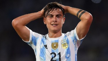 Leandro Paredes y Paulo Dybala quedaron involucrados en medio de un escándalo.-