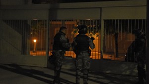 Detienen a dos jóvenes intentando entrar a robar en una casa del centro de Roca