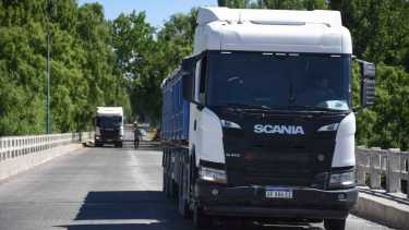 Más de 2.500 camiones pasan por día por Paso Córdoba. Foto: Juan Thomes. 