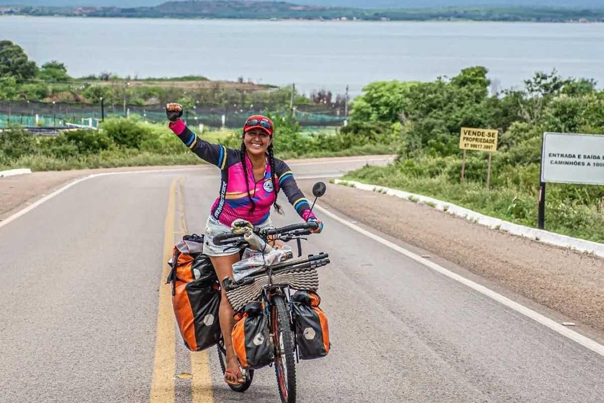 "Creo en la voluntad de querer vivir mi sueño de viajar y encontré en la bicicleta la forma de que sea barato y saludable. Nunca imaginé que mi cuerpo hiciera esta magia", dice Silvia, de 43 años. 