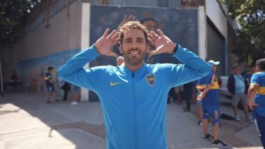 El famoso 'Topo Gigio' presente en el primer spot de campaña de Riquelme para las elecciones en Boca.