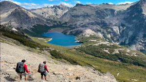 Cuatro refugios en Bariloche: un trekking inolvidable en la aventura de tres amigos