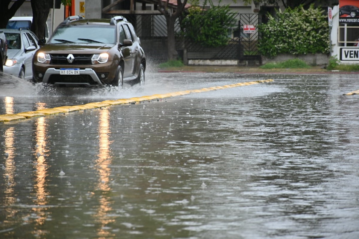 Las calles de inundadas por la lluvia en la región. Foto: Florencia Salto