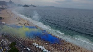 Video | Desde arriba, el impactante banderazo de hinchas de Boca en Río de Janeiro
