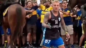 El mal momento que pasó El Polaco con la policía afuera del Maracaná: «No lo dejan entrar»