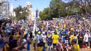 Insólito: hinchas de Boca gritaron por error el gol de Fluminense en un parque de Buenos Aires