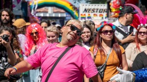Multitudinaria marcha del Orgullo LGBTIQ+ en Buenos Aires, con artistas, shows y un mensaje político