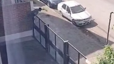 El hecho ocurrió en Vélez Sarsfield y Kennedy de Cipolletti. Foto: Gentileza.