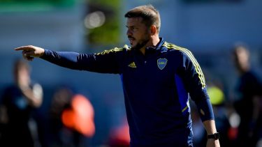 Herrón ya dirigió tres partidos este año, con un triunfo, una derrota y un empate.