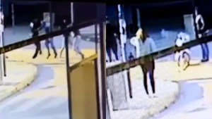 Video | Así fue el ataque que dejó a un joven con muerte cerebral afuera de un boliche en Laferrere