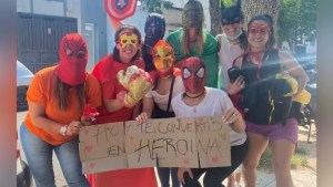 Venció al cáncer y sus amigas la sorprendieron con un conmovedor gesto: «Nuestro apoyo»