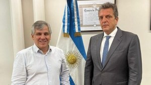 El intendente que rechazó ser candidato a gobernador bonaerense de Milei anunció su apoyo a Massa