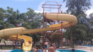 Una niña de 4 años murió ahogada en un parque acuático de Termas de Río Hondo