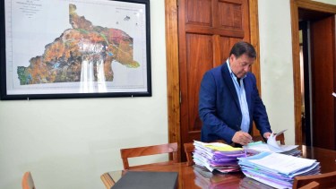 Alberto Weretilneck habla de un gobierno con pocos recursos y un plan de austeridad. Foto: Archivo