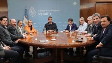 El encuentro de esta tarde, entre Sergio Massa y gobernadores oficialistas. Foto: Gentileza TN. 