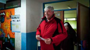 Walter Cortés, intendente electo de Bariloche habló del transporte cuando fue a votar el domingo. Foto: Marcelo Martinez