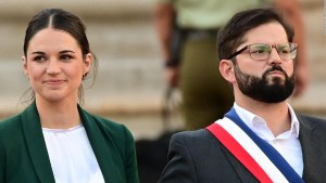 Se separó Gabriel Boric, presidente de Chile, de su pareja Irina Karamanos: las razones