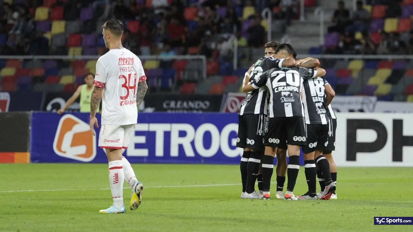 Central Córdoba ingresó al grupo de clasificados a los cuartos de final de la Copa de la Liga.