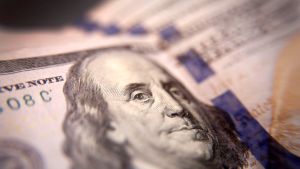 Dólar: el blue bajó y los financieros remontaron, a cuánto cotizaron este jueves tras el DNU