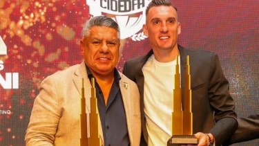 Armani y Tapia se quedaron con el galardón de oro por la obtenciòn de la Copa del Mundo.