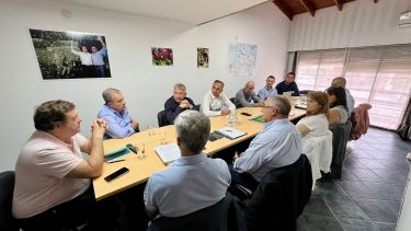 Weretilneck reunido este lunes en Viedma con los diez miembros de su futuro gabinete. Foto Gentileza
