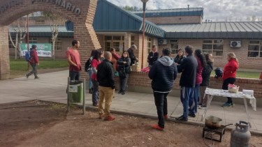 ATE reclama que le paguen a terciarizados para que garanticen la higiene y atención. Foto: Centenario Digital.