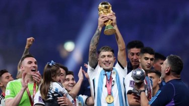 Lisandro Martínez, referente de la Selección Argentina, respaldó a Massa uniéndose al rechazo de las Sociedades Anónimas Deportivas en un claro mensaje en redes sociales. Foto Archivo.