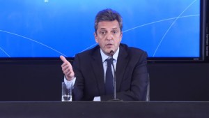 Dólar oficial: Sergio Massa dijo cuándo volverá a devaluar el peso